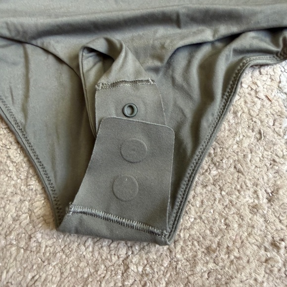 Lululemon Wundermost Ultra-Soft Nulu Square Neck Long Sleeve Bodysuit - Size Med - Picture 4 of 6